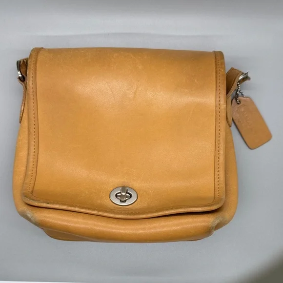 Coach Tan Leather Women's Bag - Picture 4 of 8
